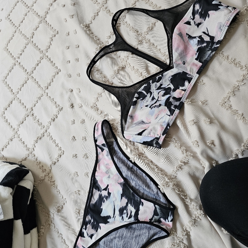 Lululemon bikini